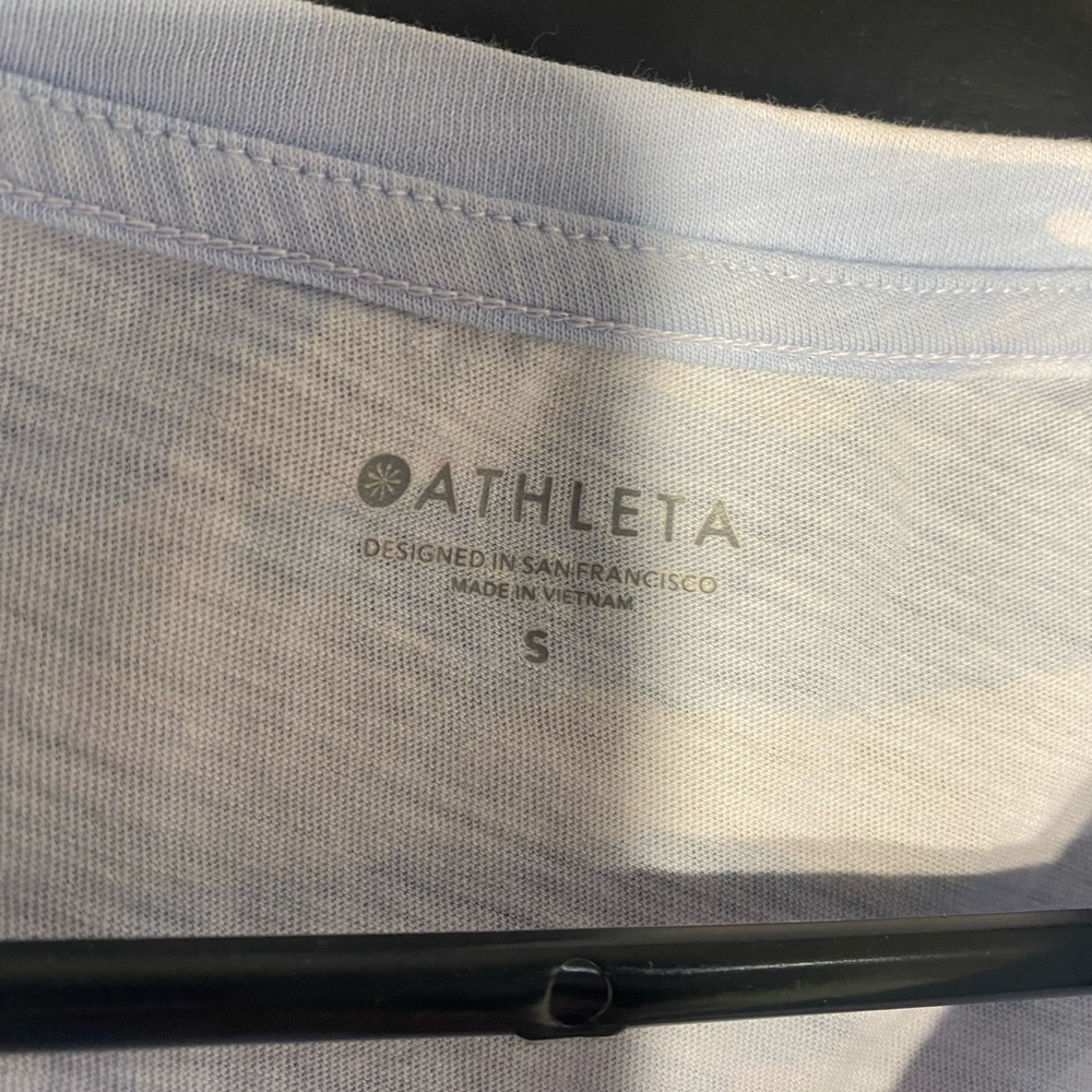 4/$16 Athleta Top - Picture 3 of 4